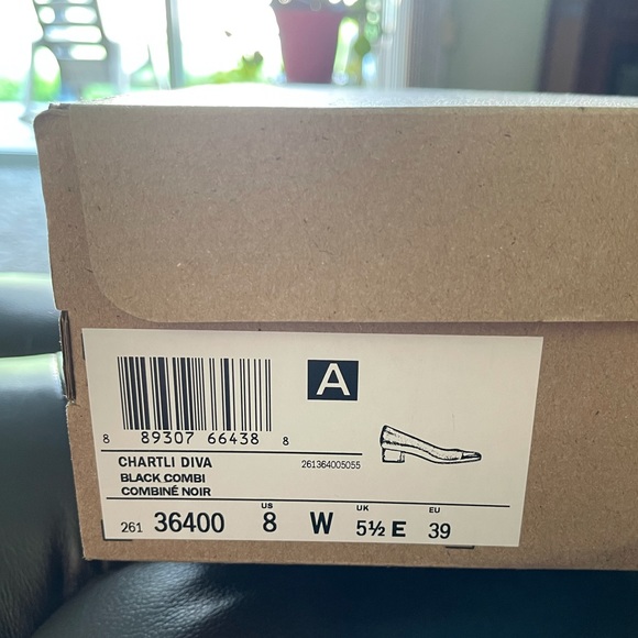 Clarks Dress Shoe - Picture 5 of 6